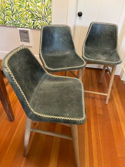 Bar / Tall Stools