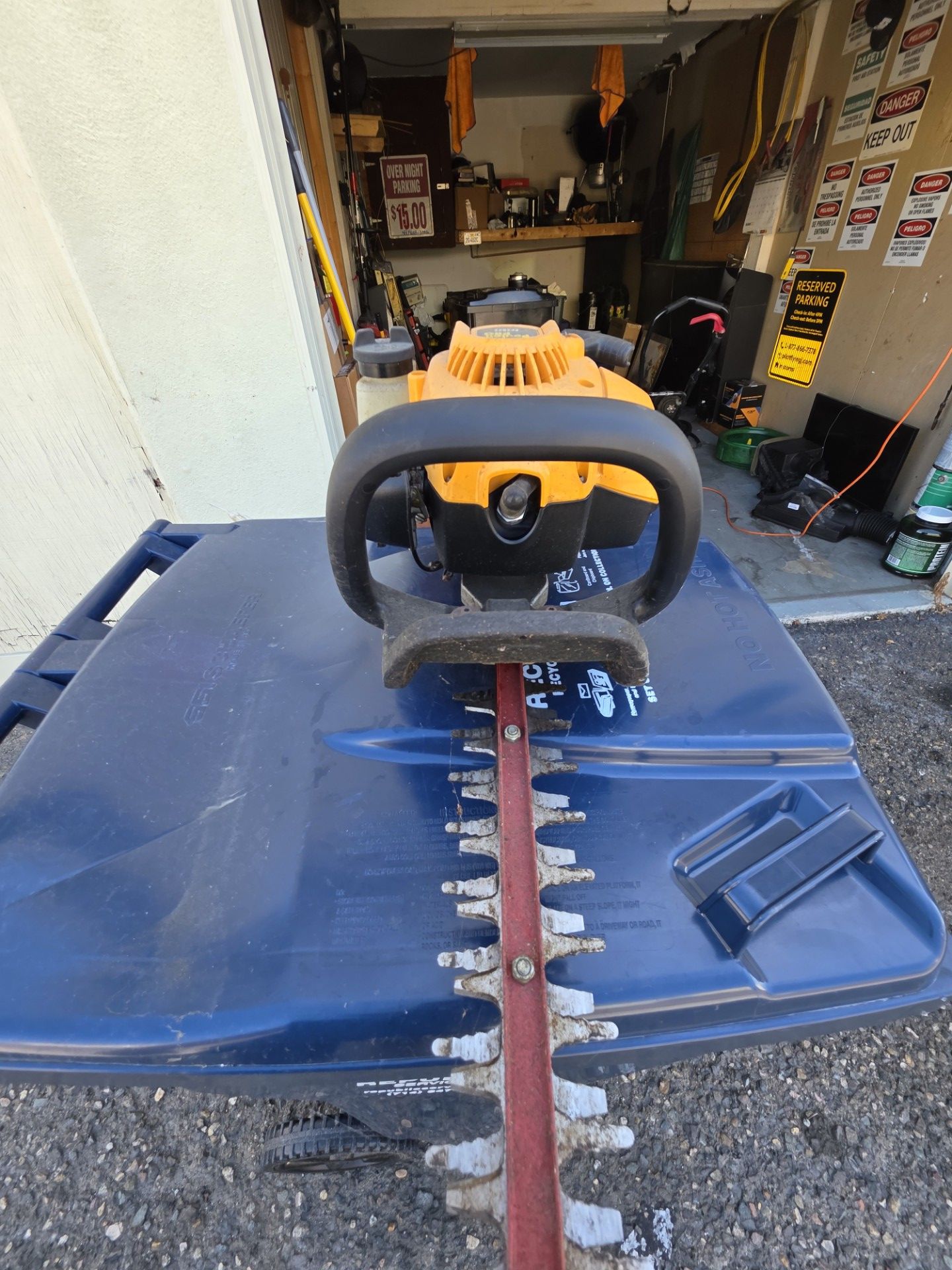Poulan Pro Hedge Trimmernull