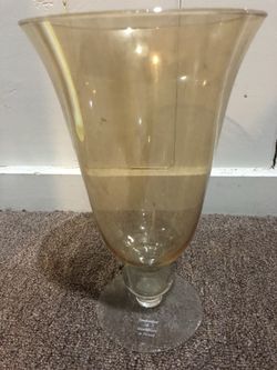 Glass beige flower vase no chips