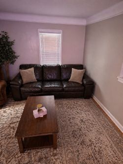 Klaussner Brown Leather Couch – Free Delivery Available