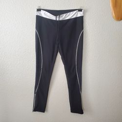   Xersion Women’s Leggings Size: Medium    