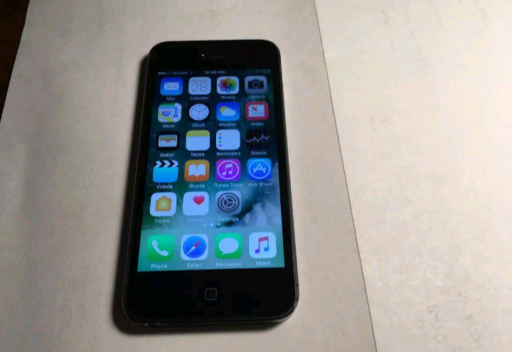 iPhone 5 for Verizon - 16GB, clean IMEI, cloud good
