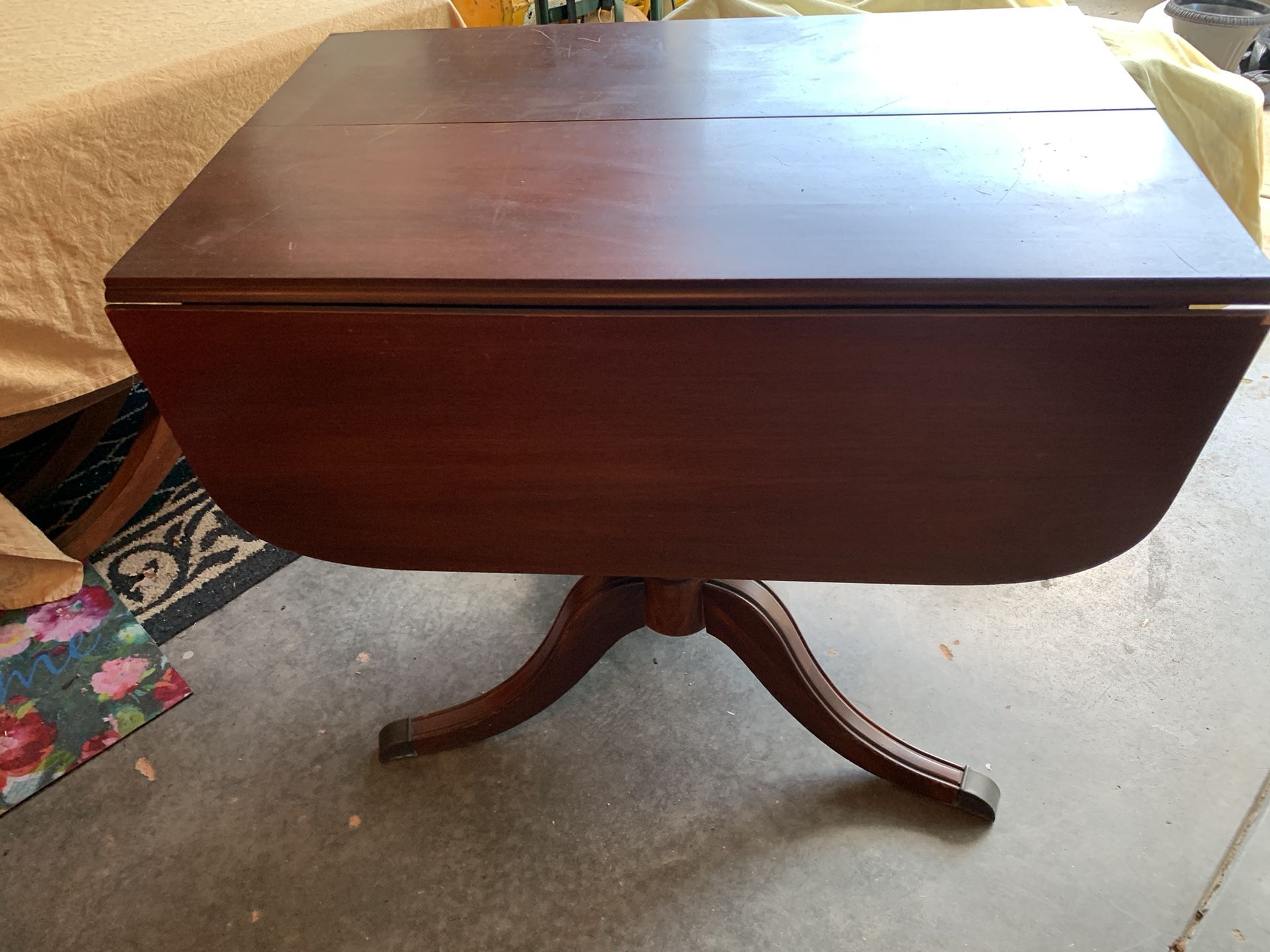 Duncan Phyfe Style Drop Leaf Table
