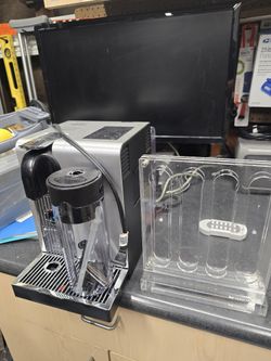 Nespresso  Lattissima Pro DeLonghi Silver 