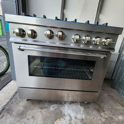 36" wide 6 burner gas stove, this new ZLINE brand