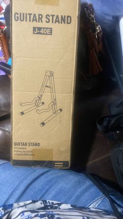 Guitar stand
