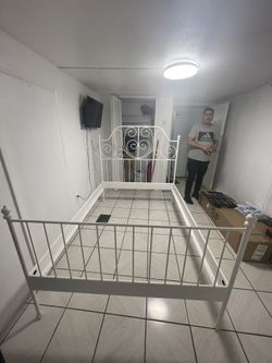 white iron bed FULL