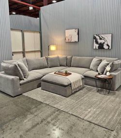 LIKE NEW! Gray Sareen 6 Piece CLOUD Modular Sectional Couch (FREE DELIVERY 🚚)