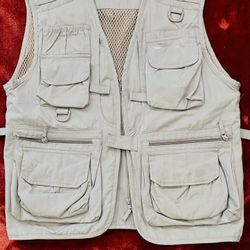 Fishing /travel Jacket With multiple Pockets. Size : M . Excellent Condition . 