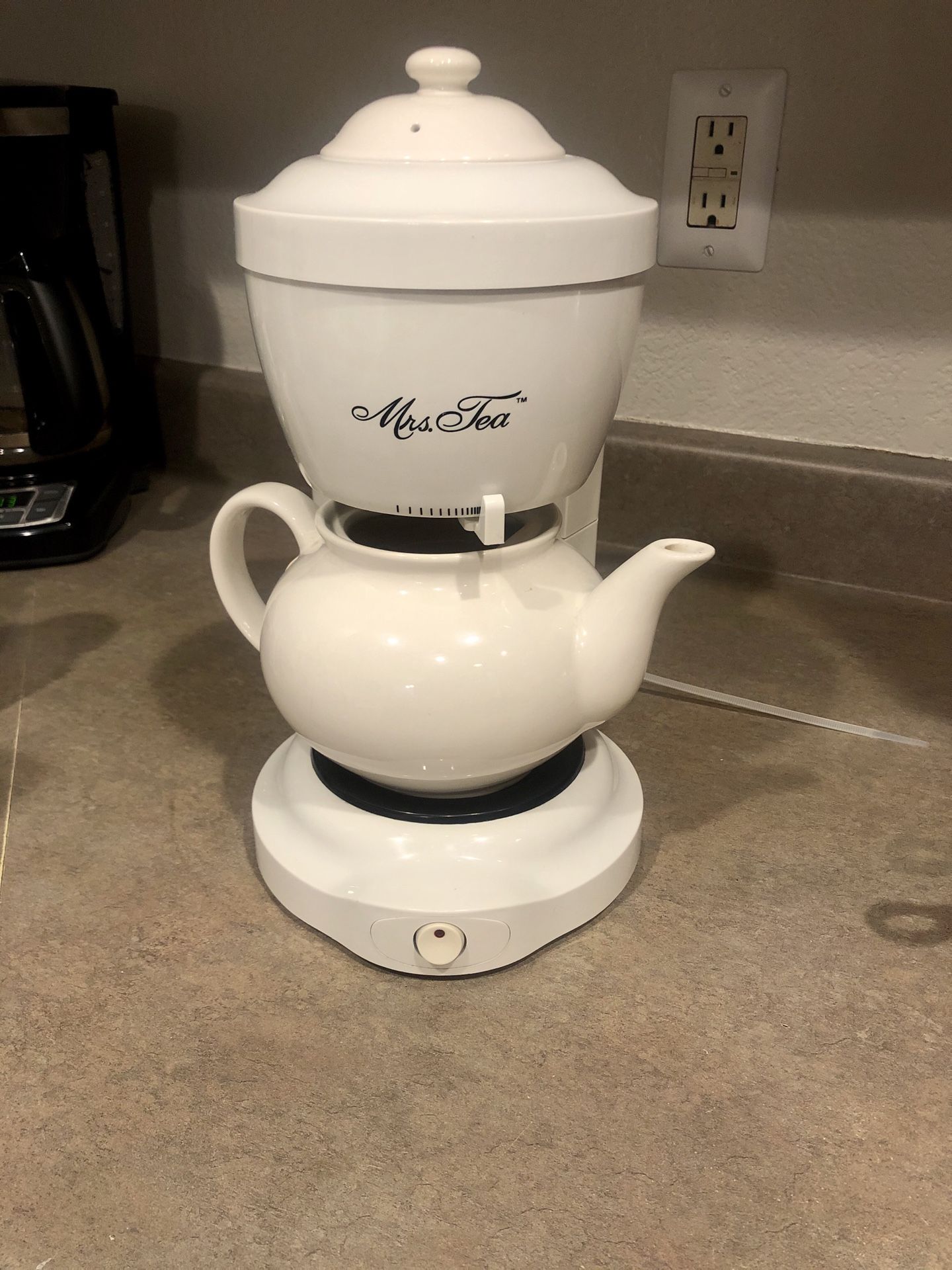 Mrs. Tea by Mr. Coffee tea maker