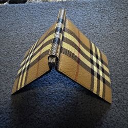 Burberry Wallet (authentic ) 
