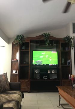 Entertainment center