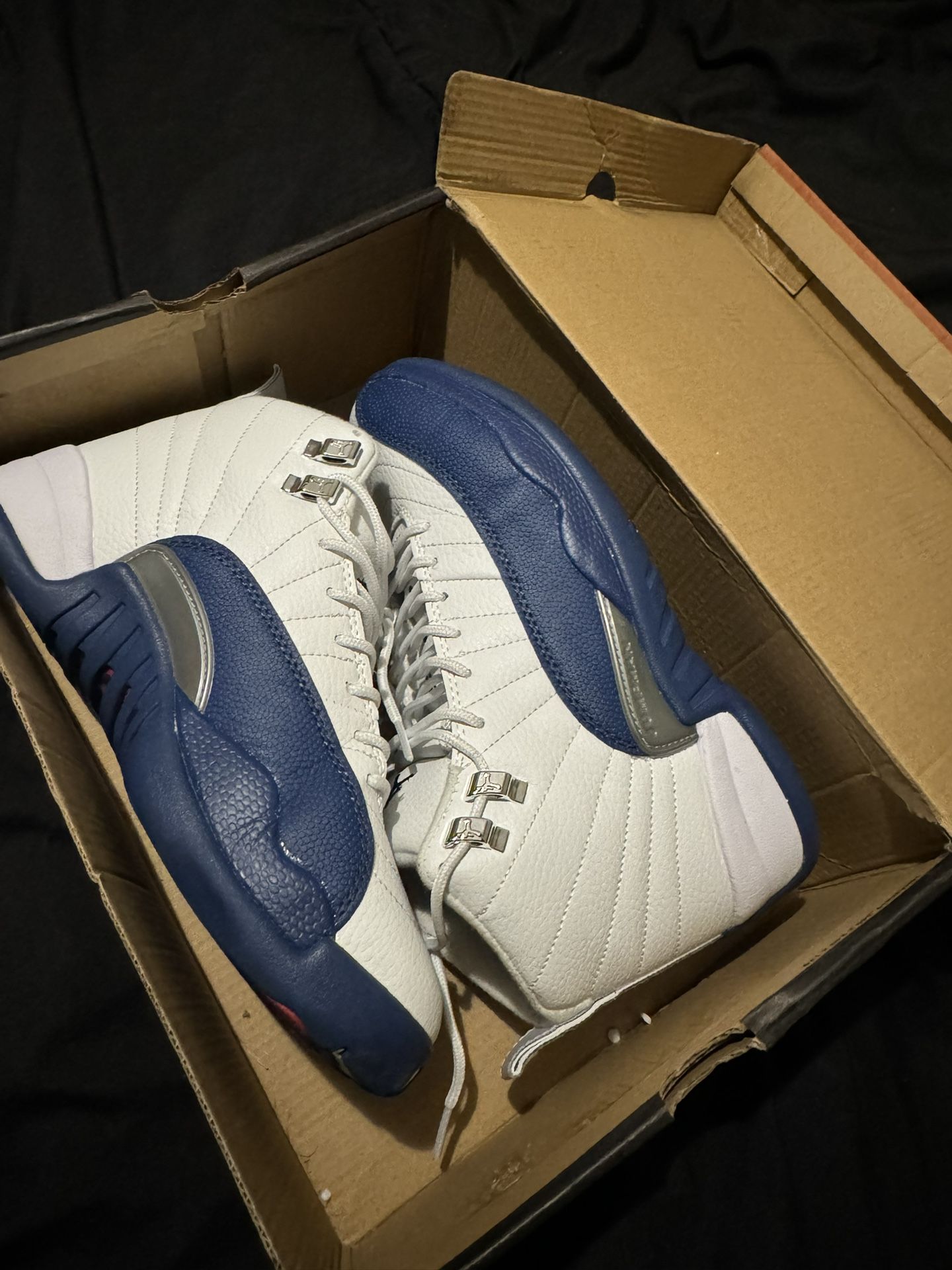12 White And Blue Size 8