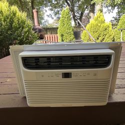 Frigidaire 250 BTU Air Conditioner 