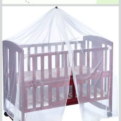 Brand new white 6 in 1 crib, multi functional with 2 levels and multiple configurations