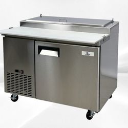 NSF Pizza Prep Table Refrigerator 50 ins PICL1