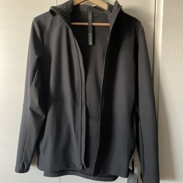 Lululemon Black Warp Light Packable Jacket 