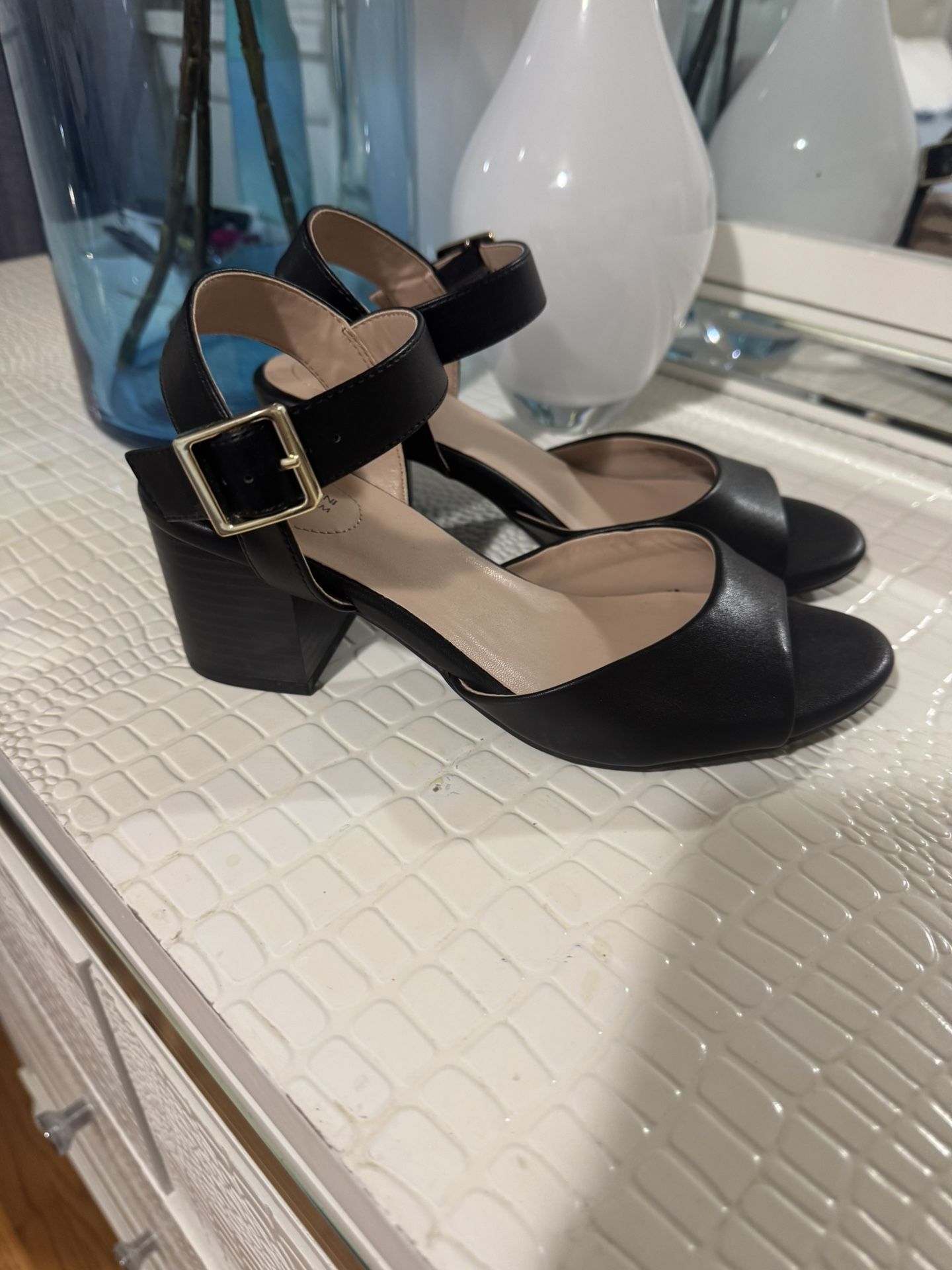GIANI BERNINI memory Foam Heels , Size 6.5 , Used Once Perfect Conditions