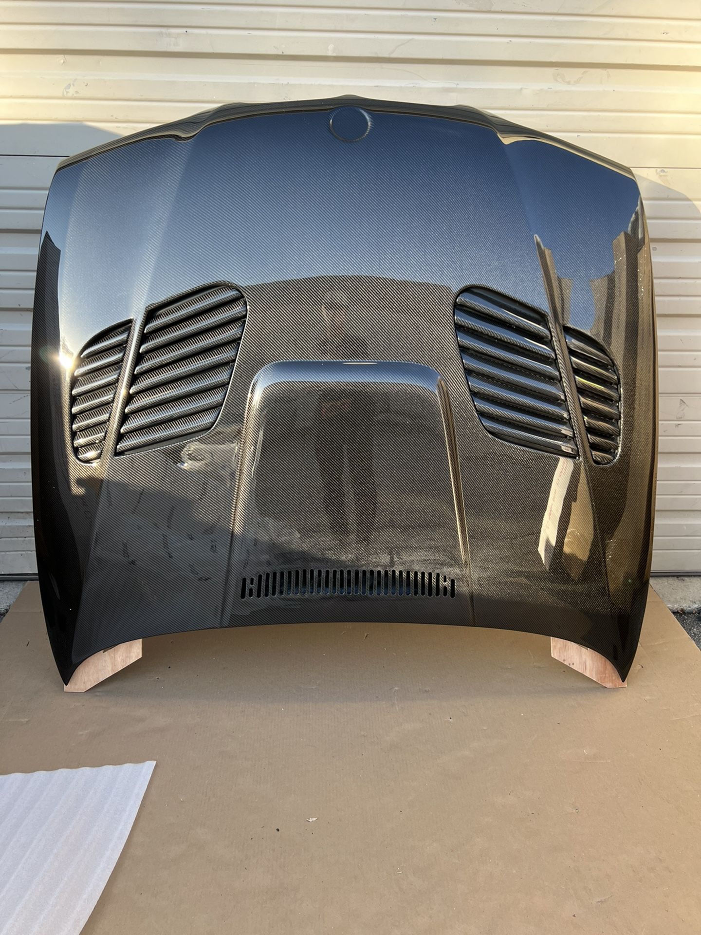 97 - 03 BMW 5 Series E39 GTR Style Carbon Fiber Vented Hood