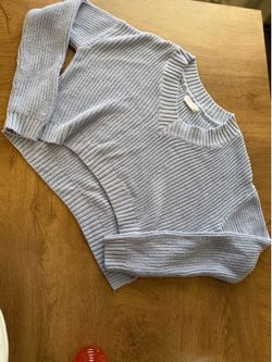 Available- Knitted Crop Size M