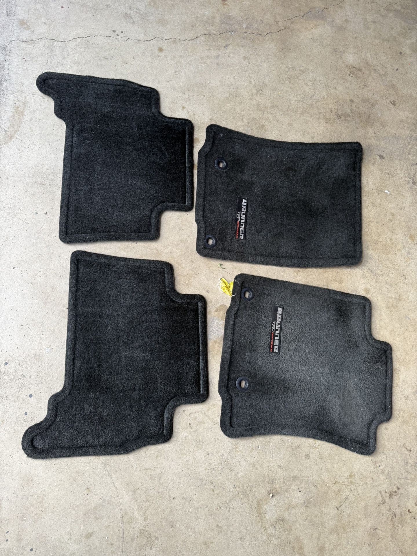 4 RUNNER FLOOR MATS