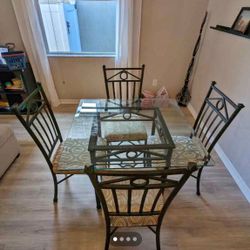 In Great Condition . Table With 4 Chairs , Pick Up Only 