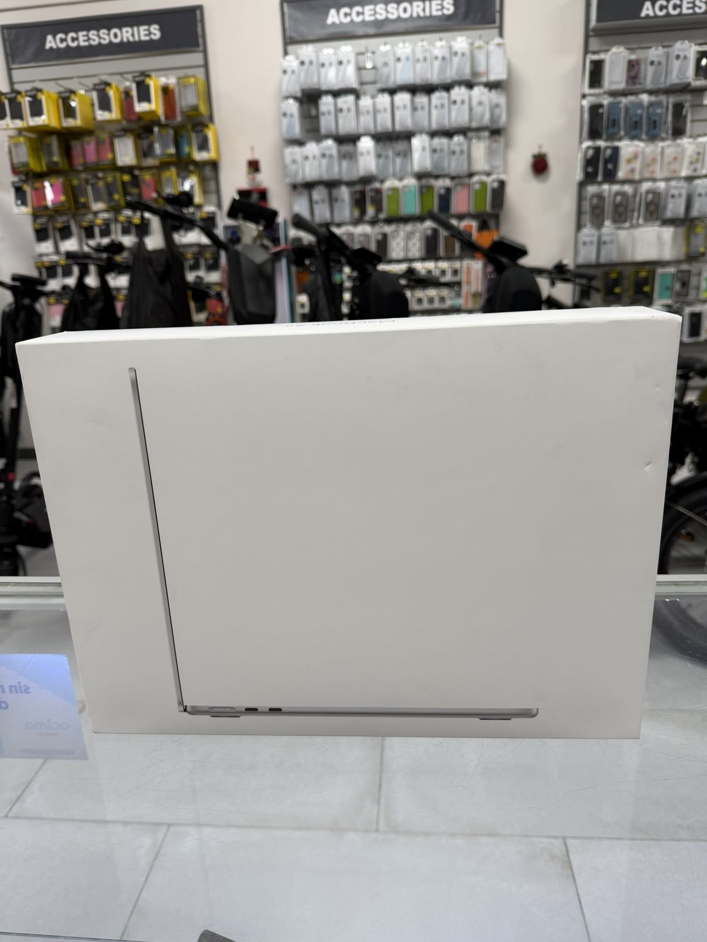 Macbook Air 13” M4 Chip 16GB/256Gb! Finance For $50 Down Payment!!