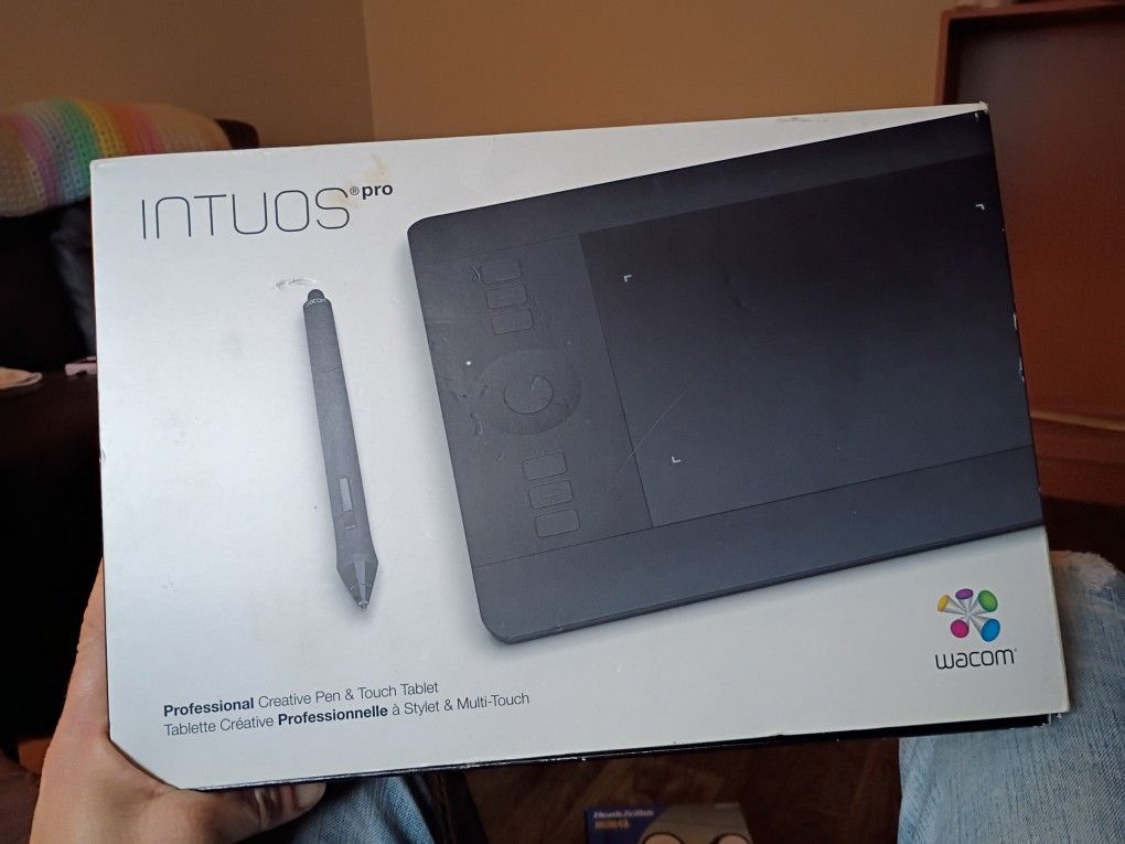 INTUOS Pro  Proffessional touch Tablet & Pen