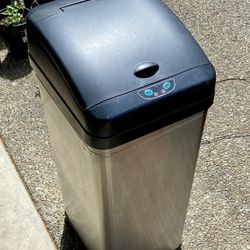 Automatic Garbage Bin