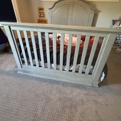 Convertible Crib To Full Bed With Dresser