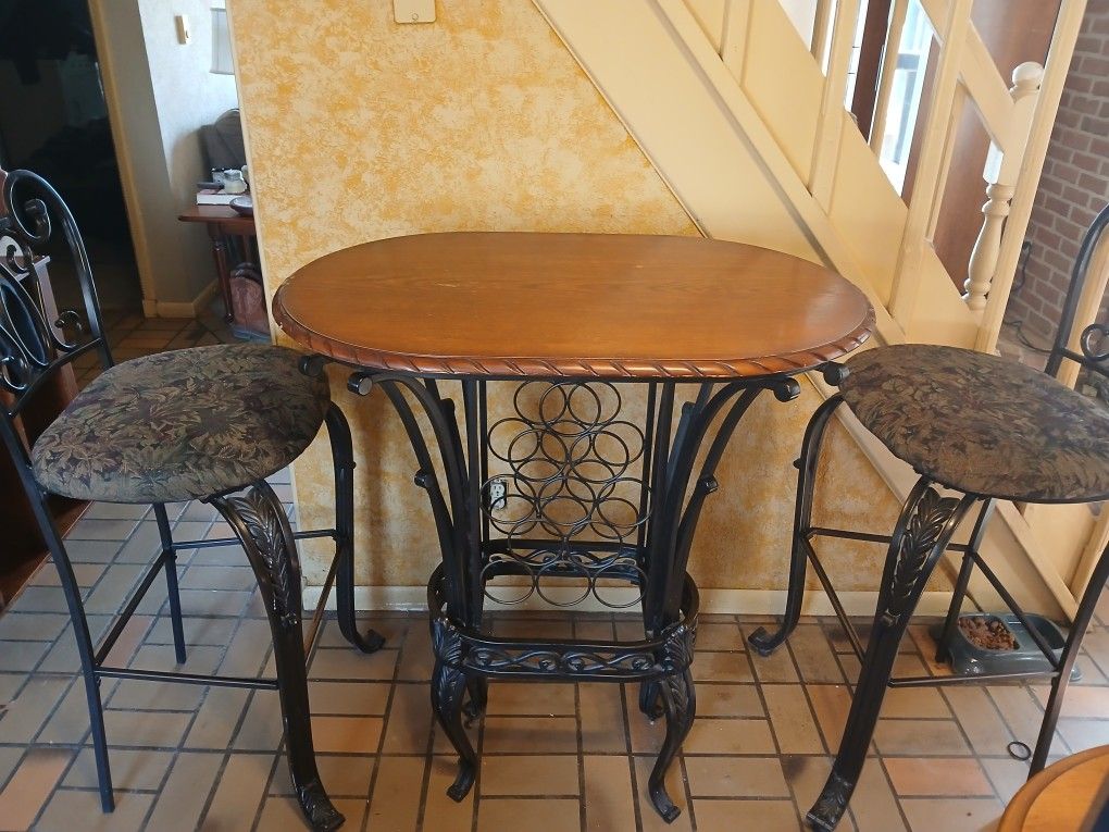 Wine Holder Bar Table With Chairs