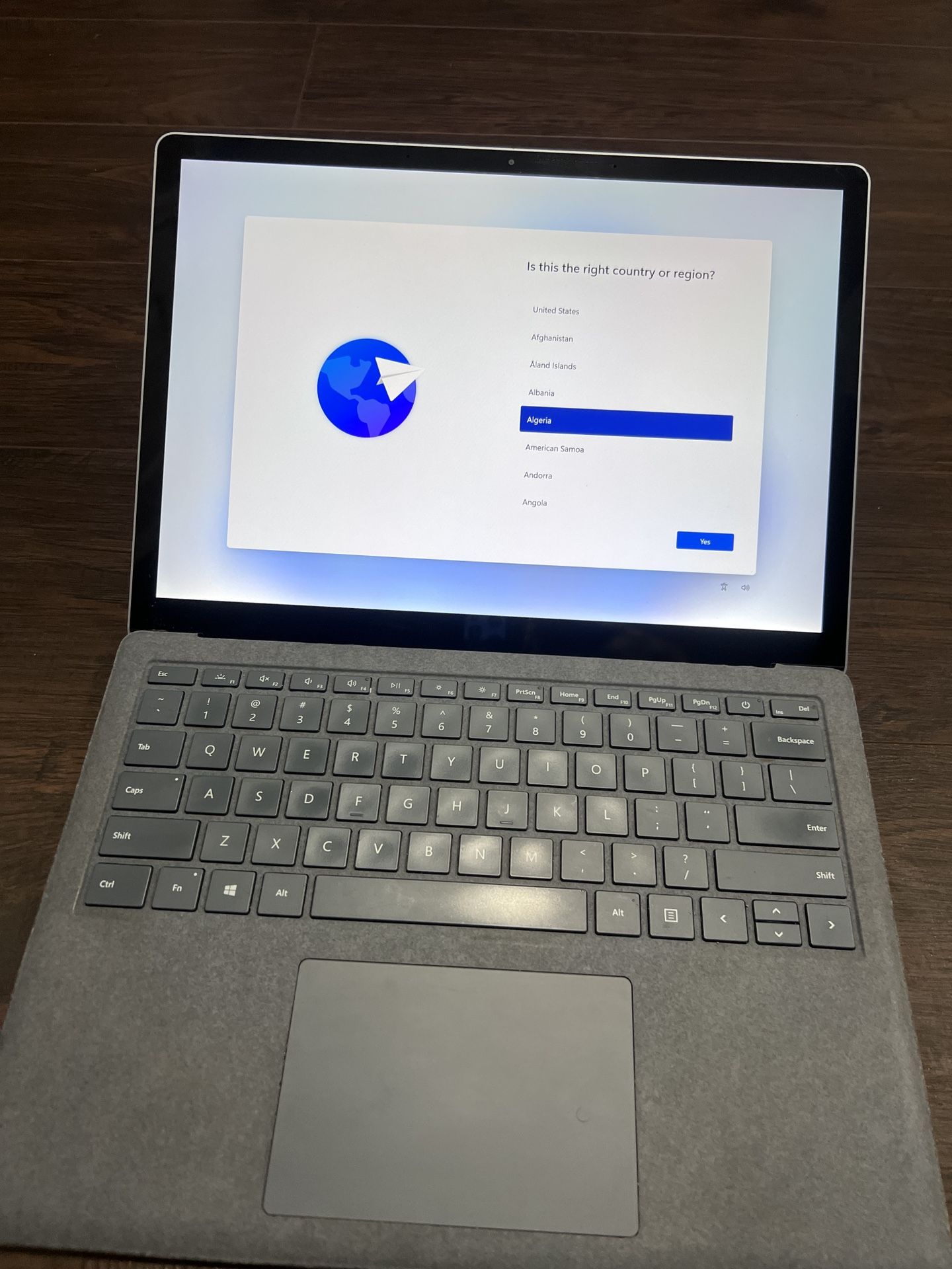 Microsoft Surface Laptop 4 - 13.5 in. i5/8/(contact info removed)