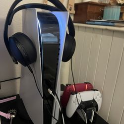 Ps5 Disc Edition Plus Controllers and Alienware Monitor