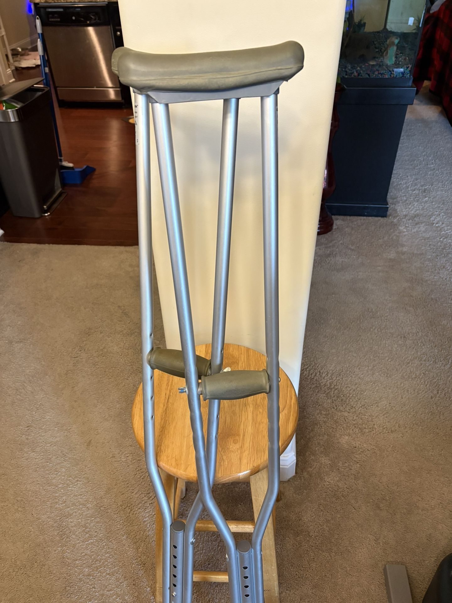 Crutches Height Adjustable 5’2” To 5’10”