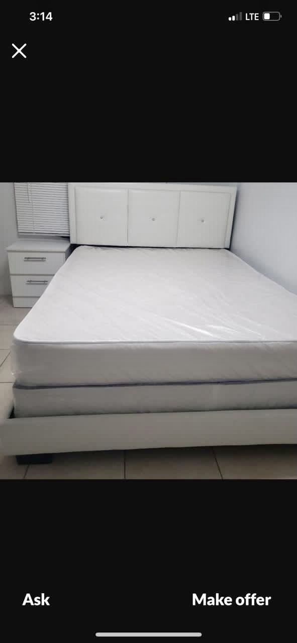 BEDROOM SET BRAND NEW!