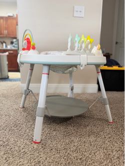 Skip hop Baby activity center