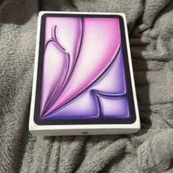 iPad Air 11-inch (M-3) Wi-Fi 256 GB PRICE FIRM