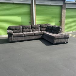 Beautiful Grey Couch With FREE DELIVERY
