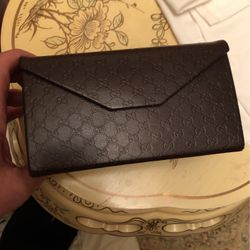 Sign Leather  Gucci Glasses https://offerup.com/redirect/?o=Q2FzZS5OZXc=