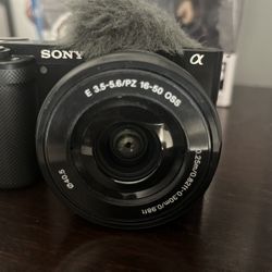 Sony - Alpha ZV-E10 Kit Mirrorless Vlog Camera with 16-50mm Lens - Black