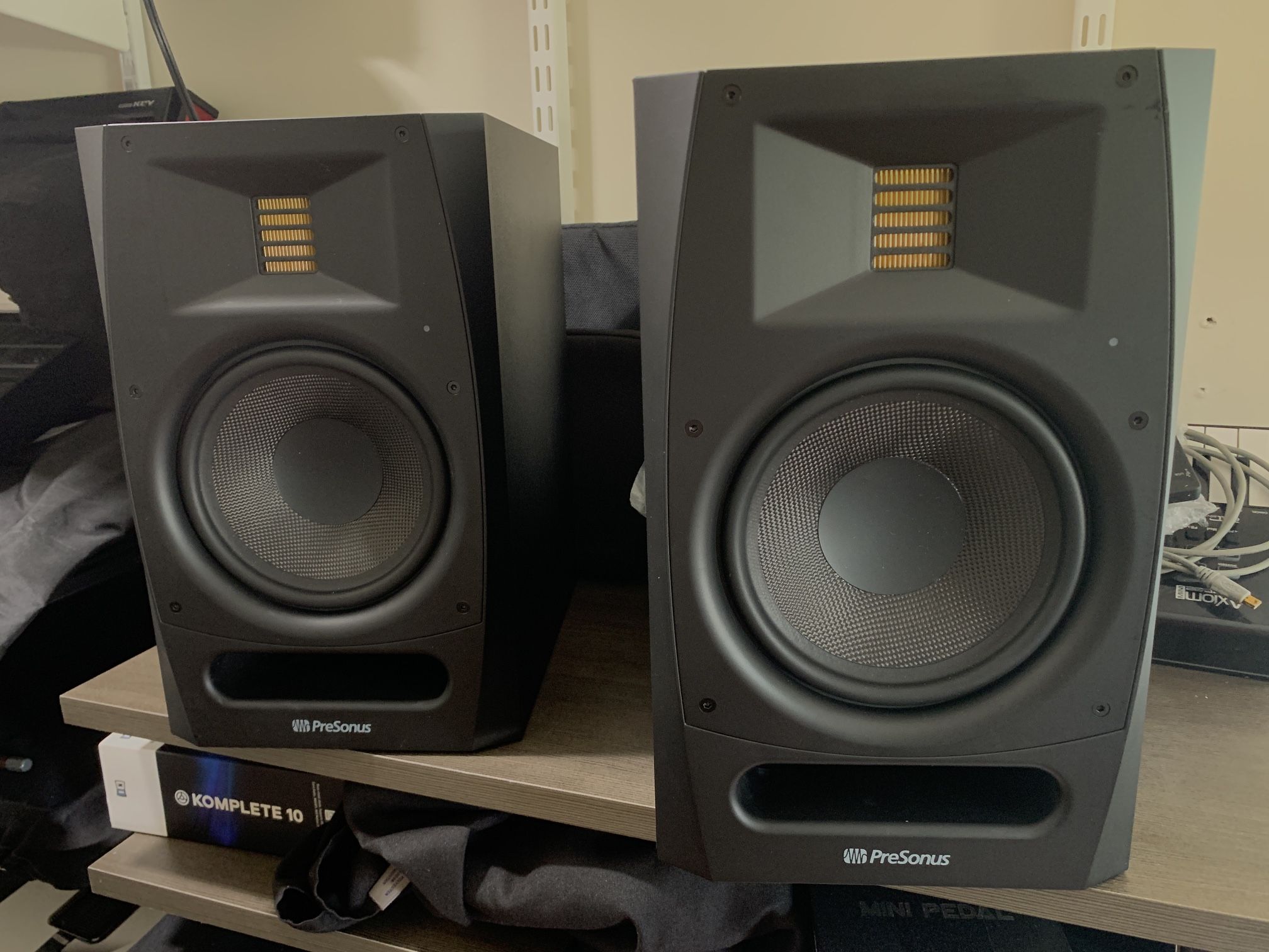 Prosobos R65 Studio Monitors