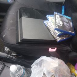 Ps4 Slim With Games And Controller 