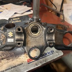 SVF650 Steering head and Stem 2013 Suzuki 51311. 44H00.