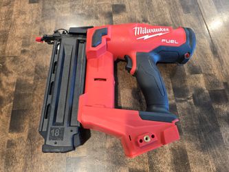 Milwaukee M18 18GA Brad Nailer (Tool Only)