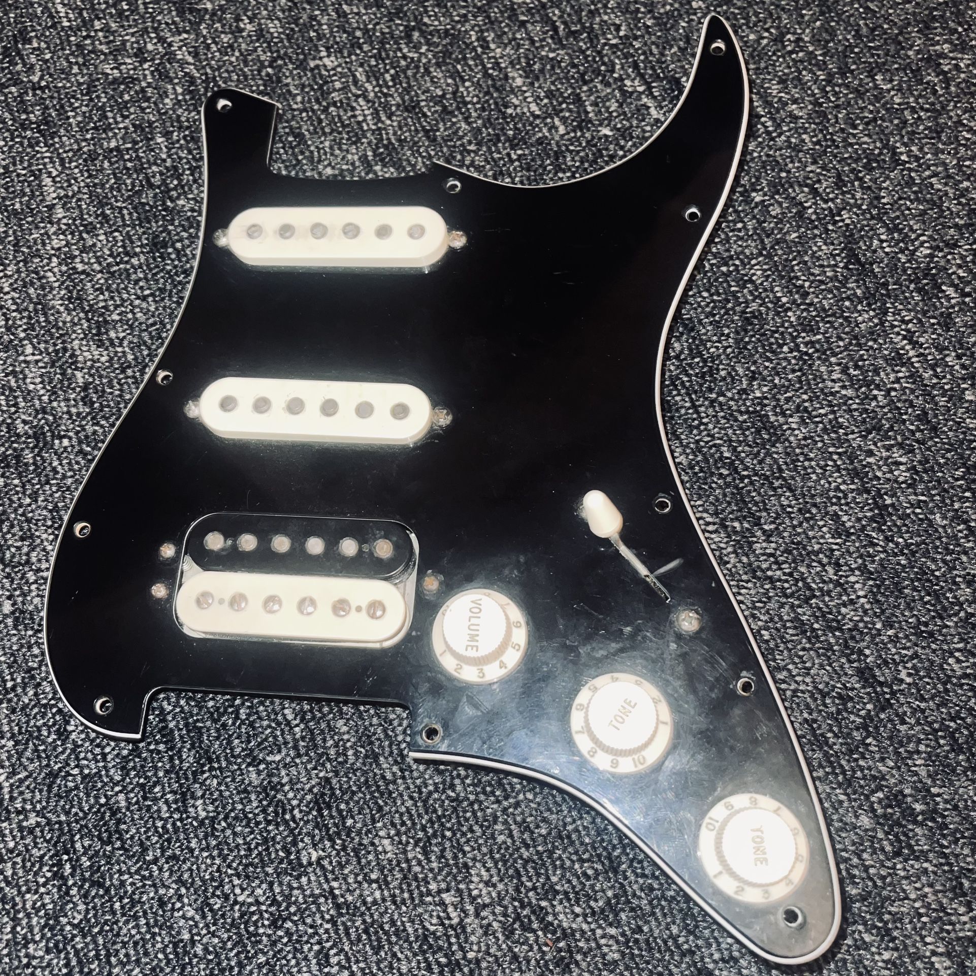 Trade: Fender Shawbucker HSS Pickguard (2015 American Standard Strat)