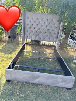 Se vende respaldo de cama Full usada en buenas condiciones