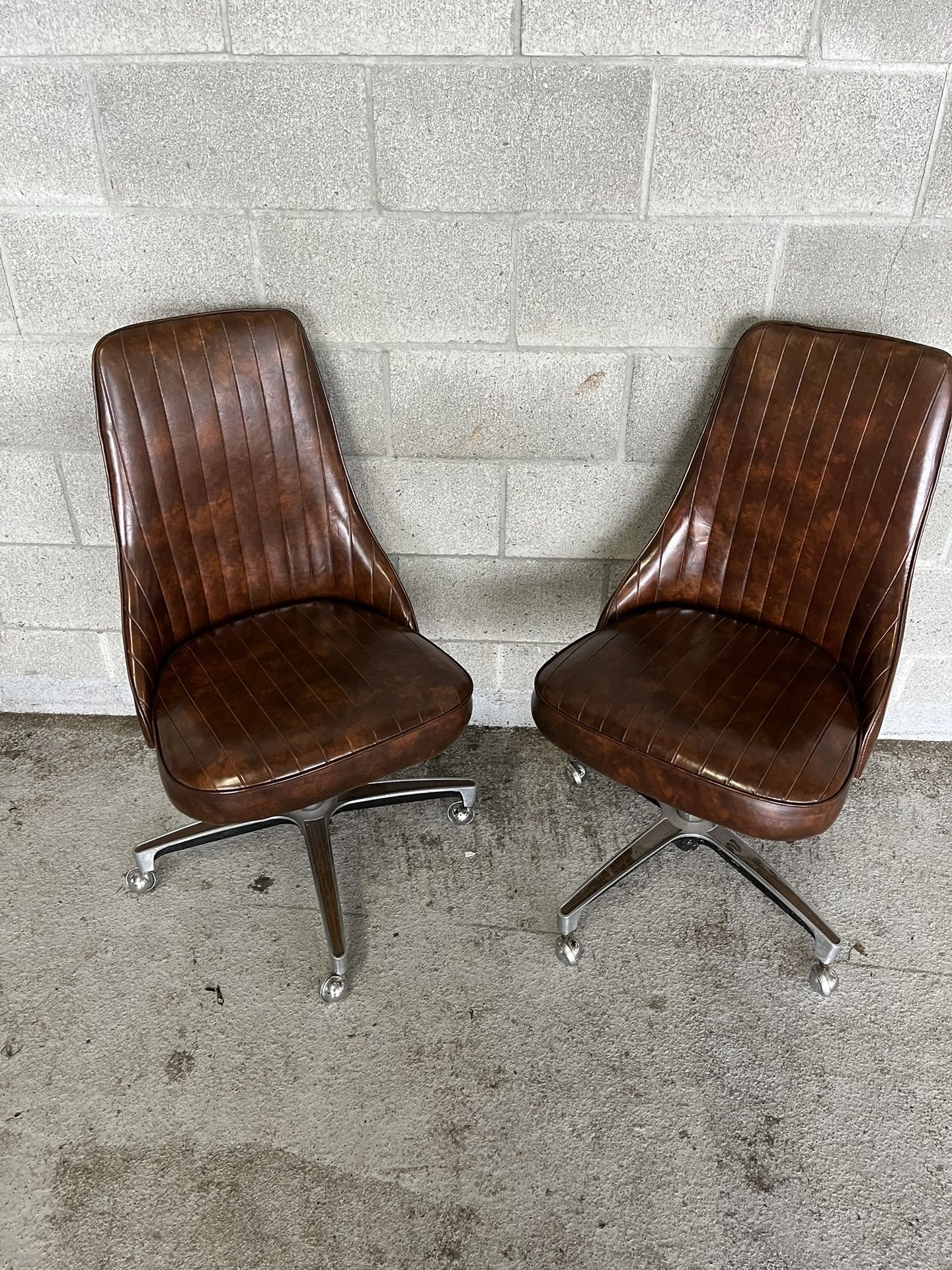 MCM Vintage ChromeCraft Swivel Chairs Set of 4