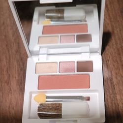 CLINIQUE EYE SHADOW AND BLUSH COMPACT 