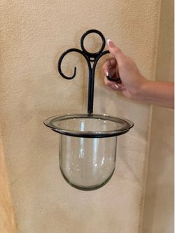 2 wall sconces