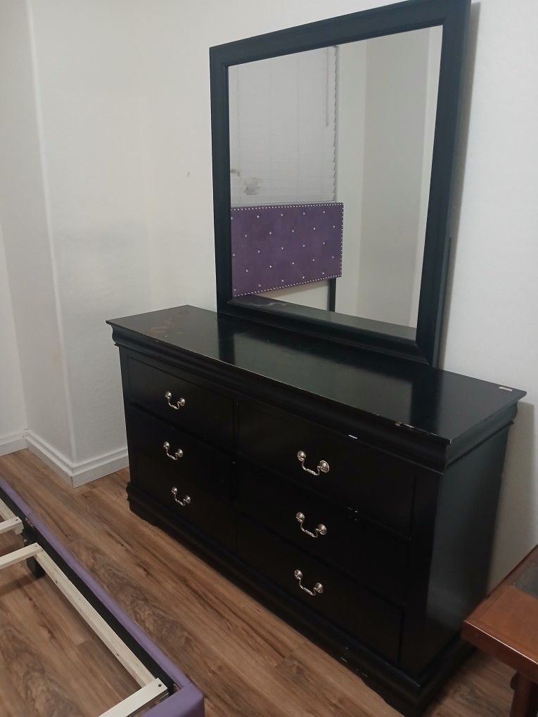 BLACK (6) DRAWER DRESSER W/Mirror & NIGHT STAND $300